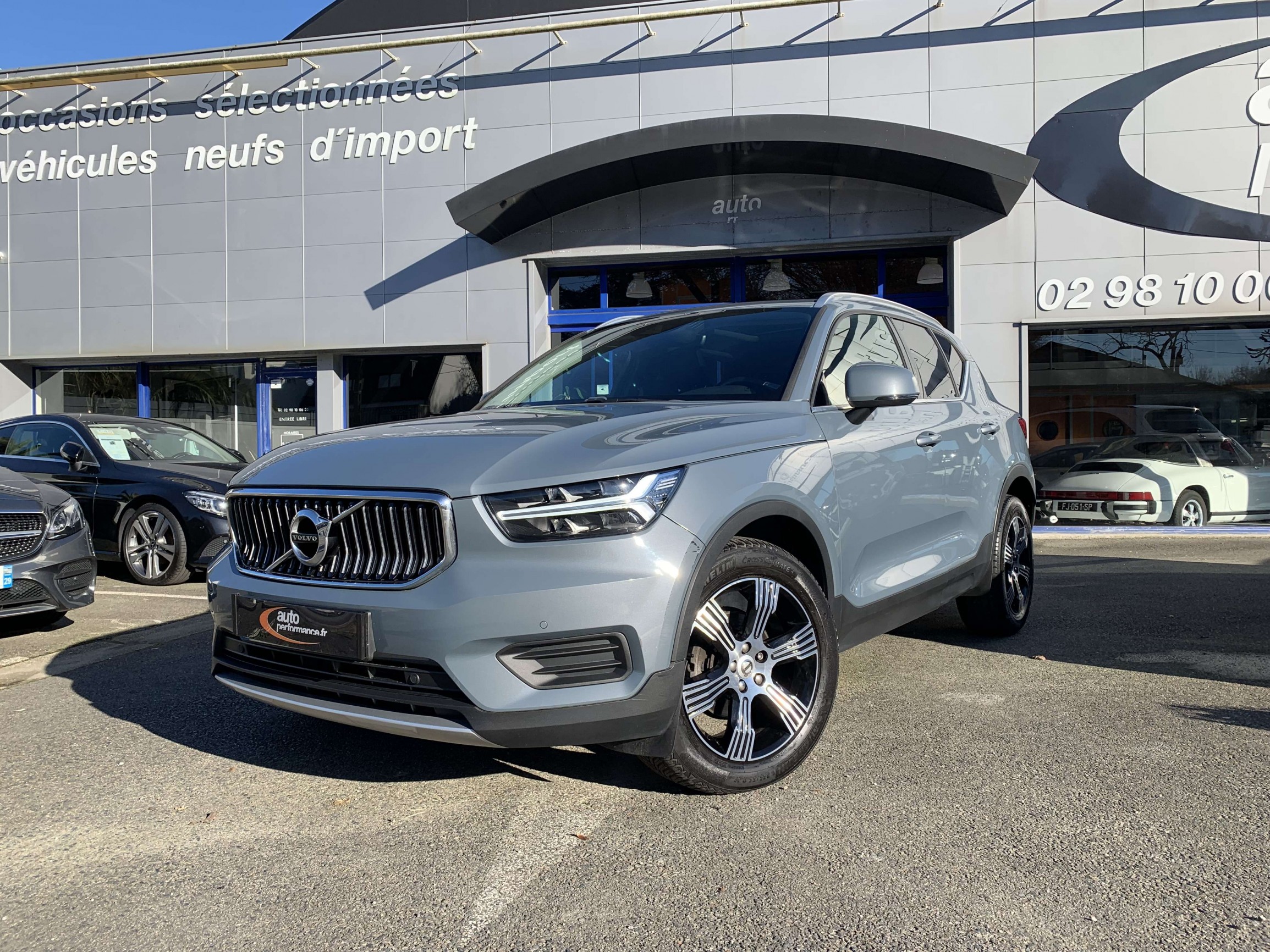 VOLVO XC40