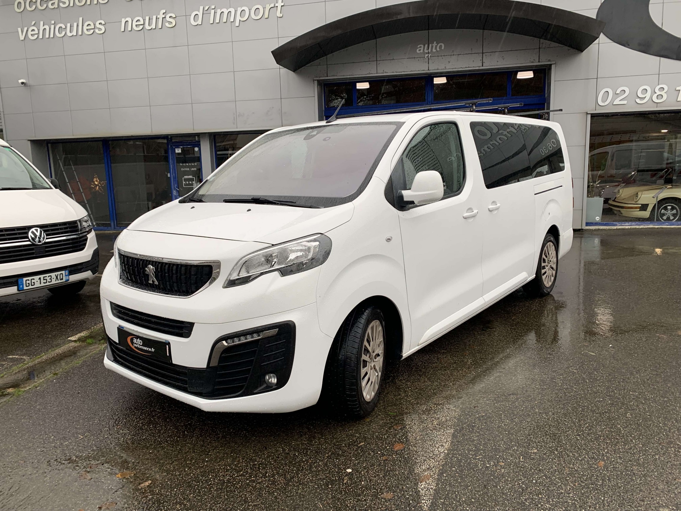 PEUGEOT TRAVELLER