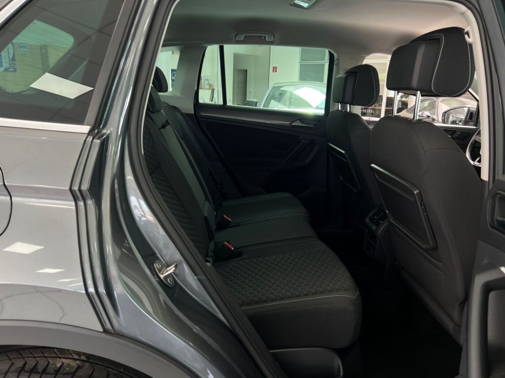 VOLKSWAGEN TIGUAN 2.0 150 Gris Peinture métallisée