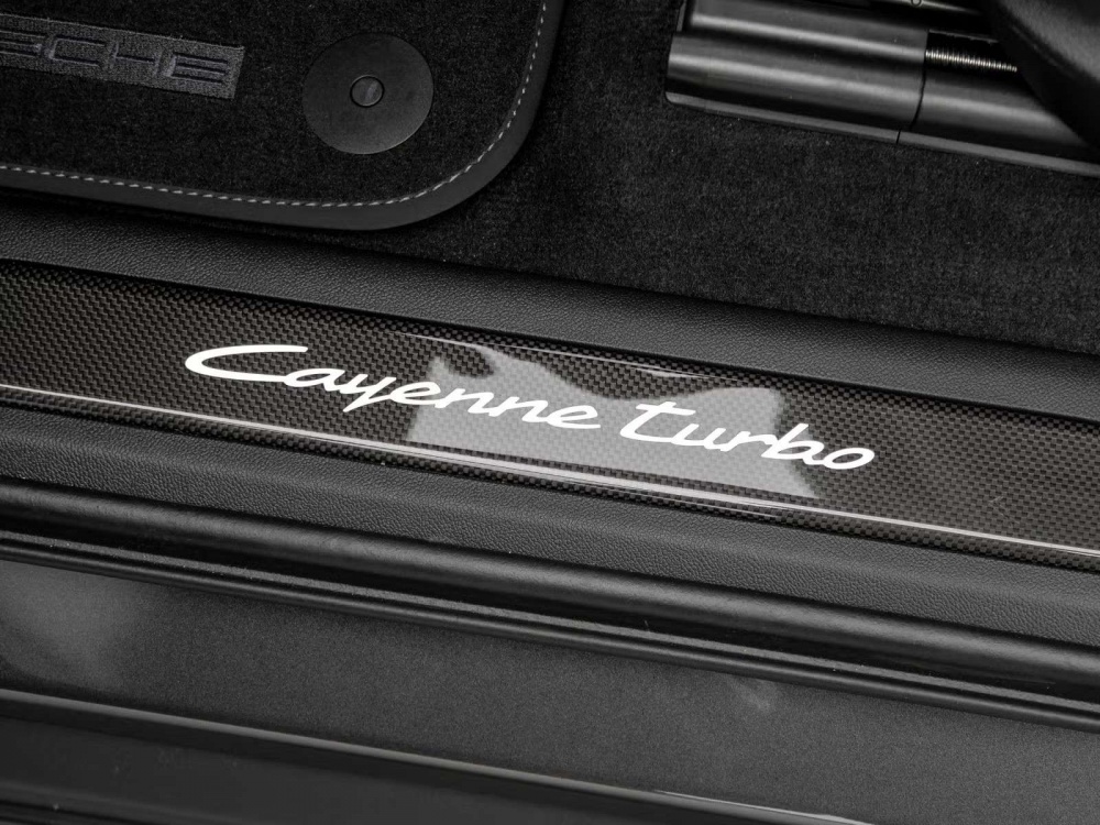 PORSCHE CAYENNE Turbo E-Hybrid Coupé avec pack GT (599 ch + 176 ch) Gris quartzite métallisé