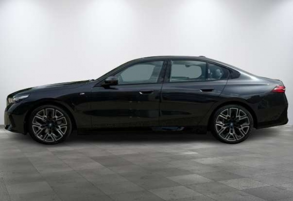 BMW  SERIE 5 550e xDRIVE M SPORT Gris sophisto effet brillant