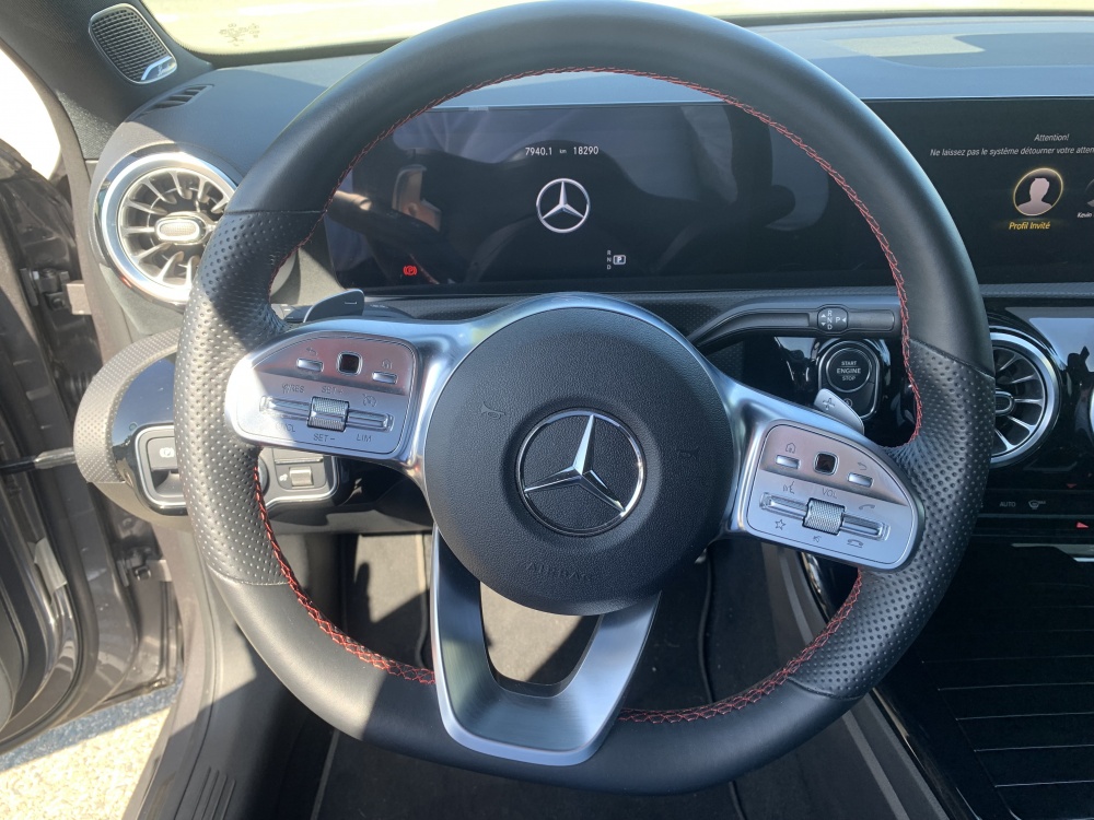 MERCEDES-BENZ CLASSE A 200 d 150ch AMG Line 8G-DCT Gris