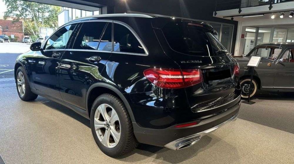 MERCEDES-BENZ CLASSE GLC 220d 4-Matic Exclusive Noir Peinture métallisée