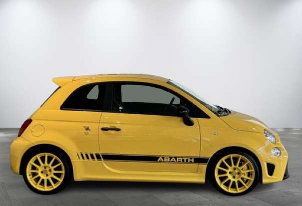 FIAT ABARTH 595 Competizione Jaune