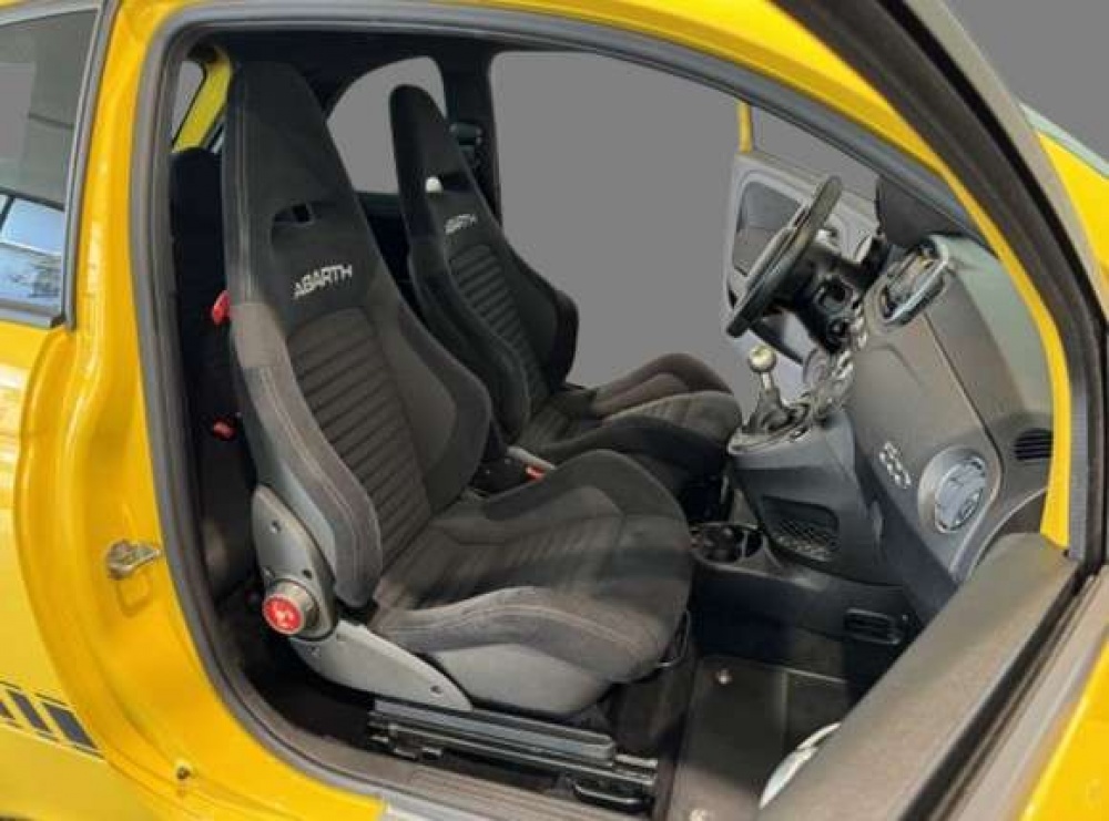 FIAT ABARTH 595 Competizione Jaune