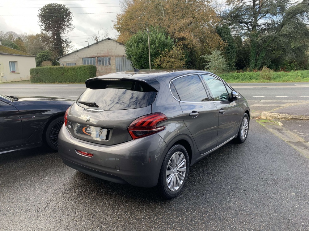 PEUGEOT 208 Allure Gris