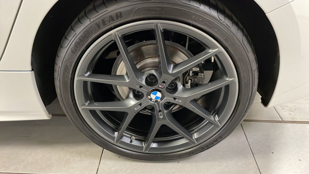 BMW  SERIE 1 M SPORT 118 i  Blanc