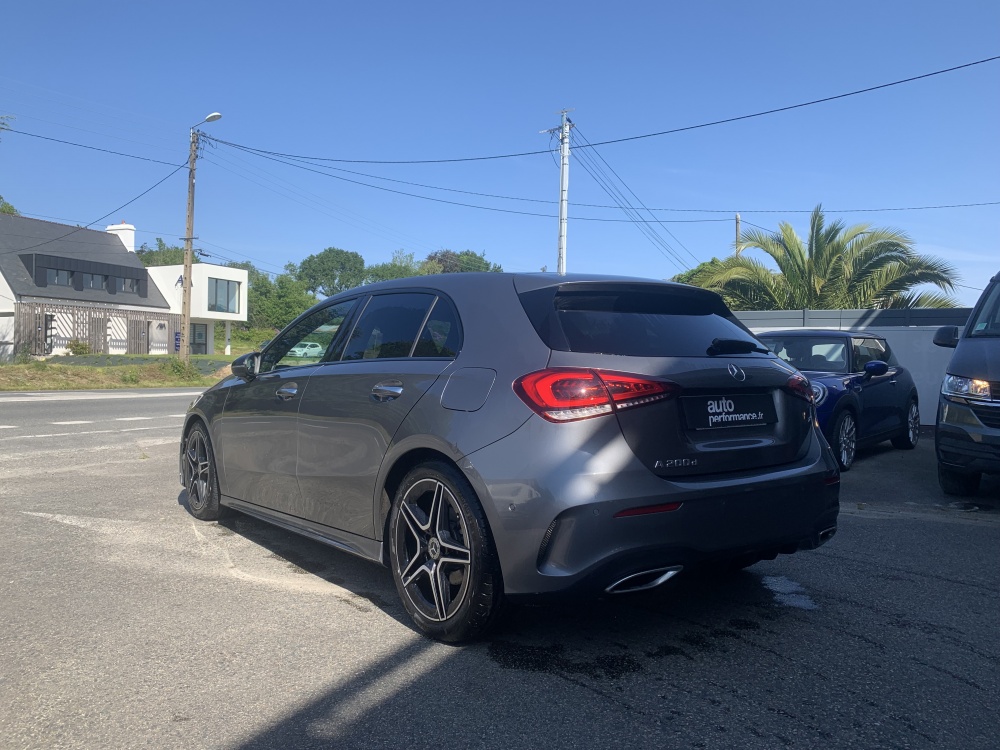 MERCEDES-BENZ CLASSE A 200 d 150ch AMG Line 8G-DCT Gris