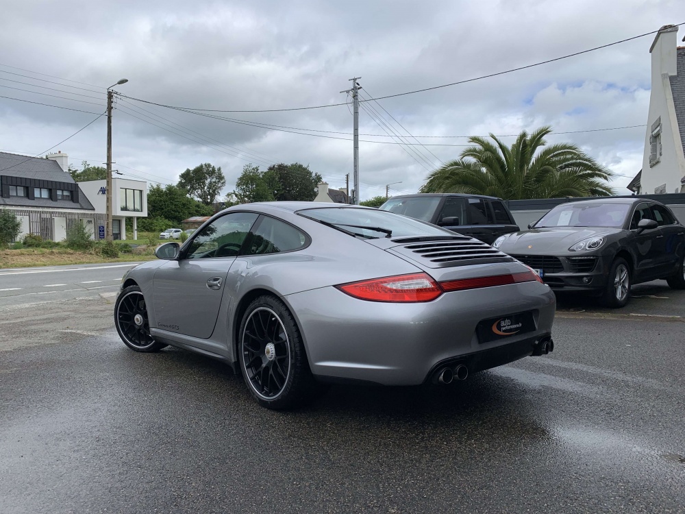 PORSCHE 911 4 GTS Coupé PDK A Gris