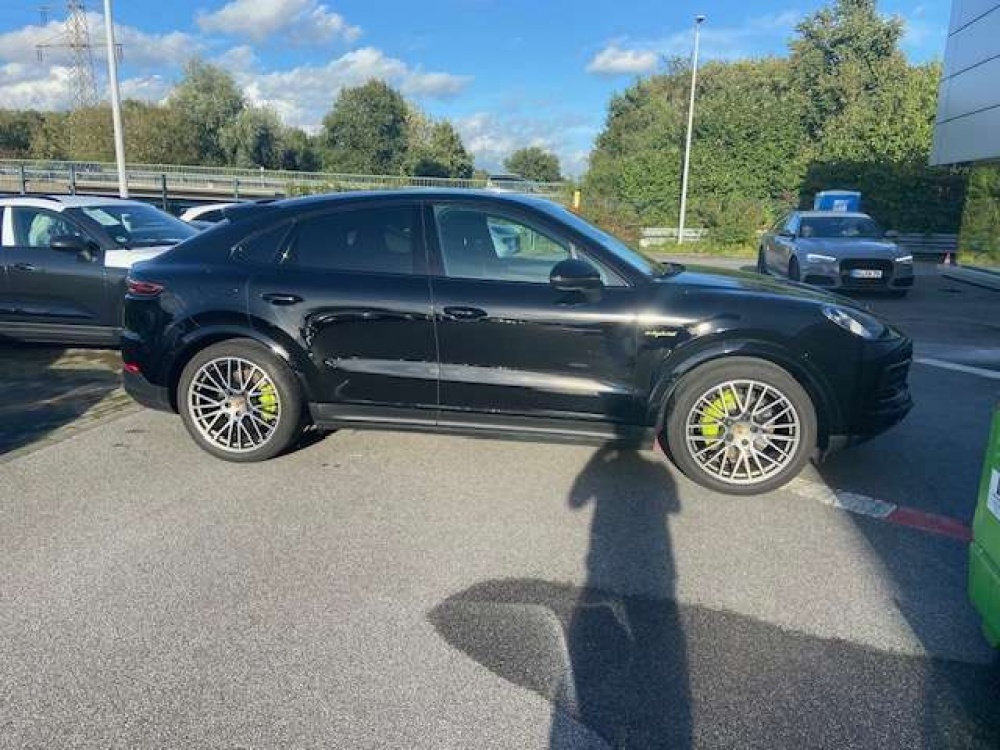 PORSCHE CAYENNE Platinum Edition noir