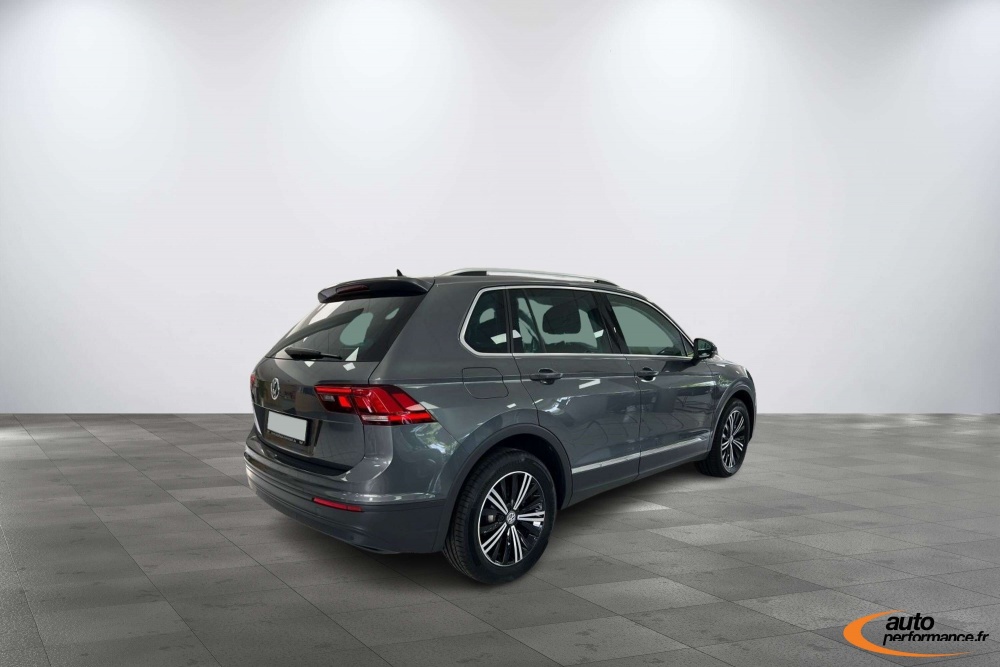 VOLKSWAGEN TIGUAN 2.0 150 Gris Peinture métallisée