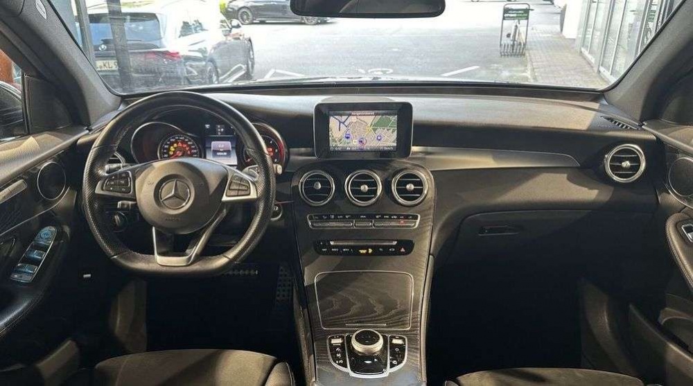 MERCEDES-BENZ CLASSE GLC 220d 4-Matic Exclusive Noir Peinture métallisée