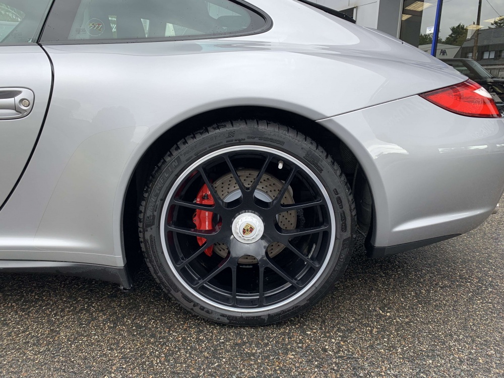 PORSCHE 911 4 GTS Coupé PDK A Gris