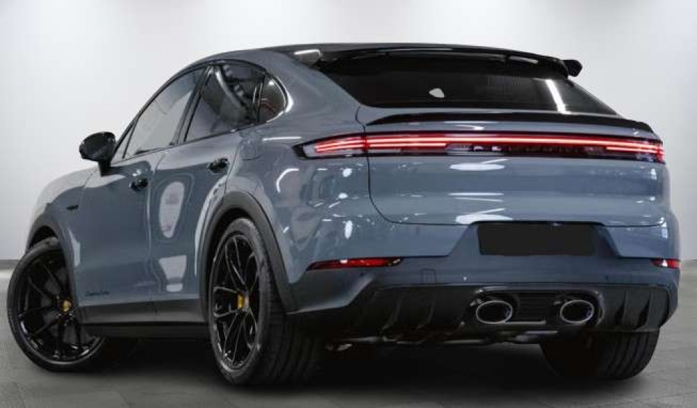 PORSCHE CAYENNE Turbo E-Hybrid Coupé avec pack GT (599 ch + 176 ch) Gris arctique