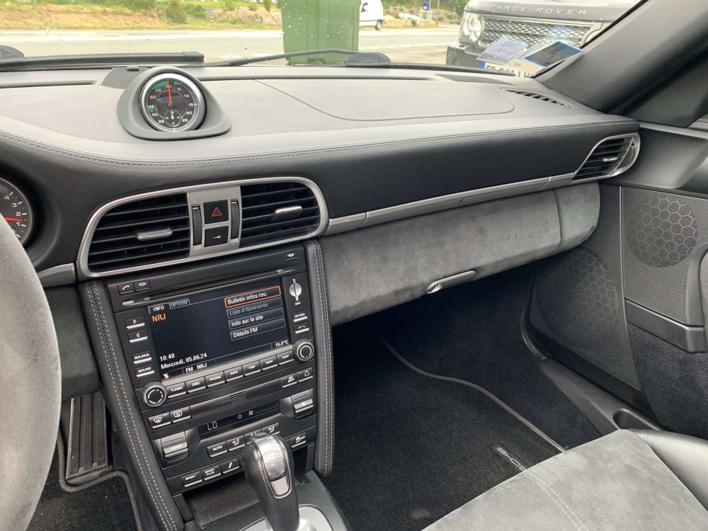 PORSCHE 911 4 GTS Coupé PDK A Gris