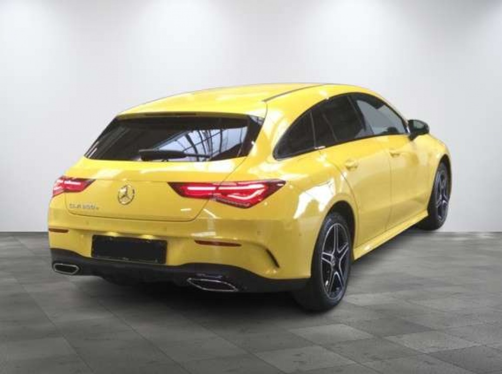 MERCEDES-BENZ CLA 250 e SHOOTING BRAKE AMG Jaune